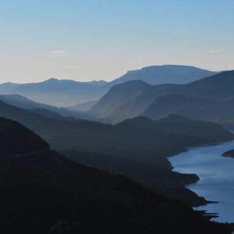 le lauzet ubaye vue sur serre ponçon