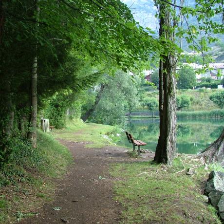 le lauzet ubaye les bords du lac