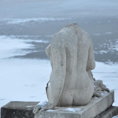 Le Lauzet Ubaye statue piscine