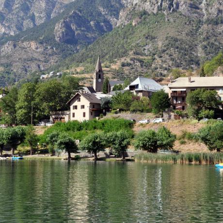 le lauzet ubaye le lac et le village