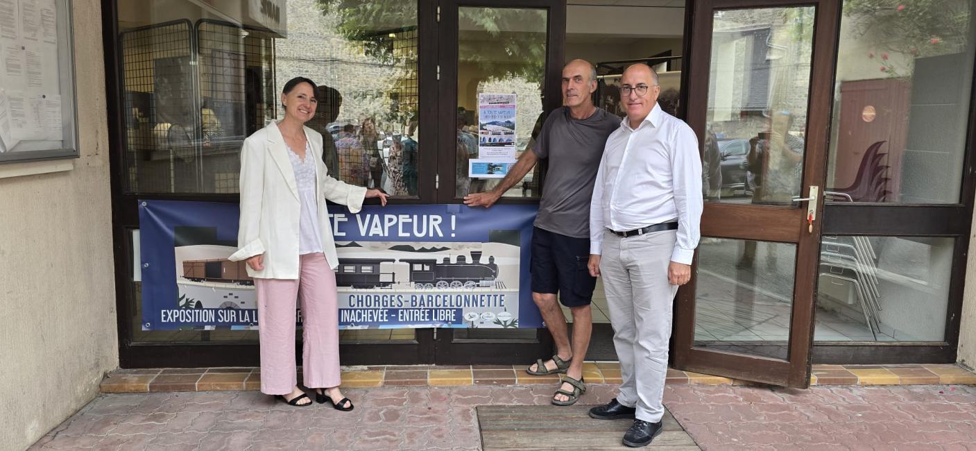 présentation de banderole "À toute vapeur"